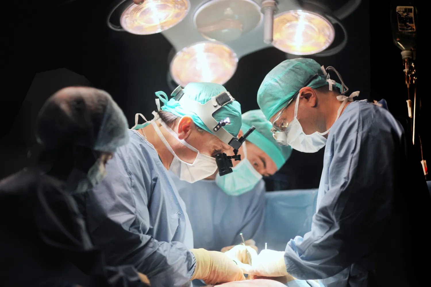 В единстве - сила: 100 000 операций за спиной!